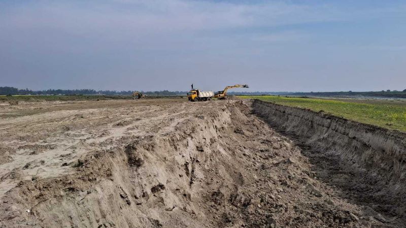 বিএনপি ও আওয়ামী লীগের যোগসাজশে পাবনায় অবৈধভাবে বালু উত্তোলন